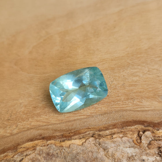 4.7ct cushion cut aquamarine gemstone