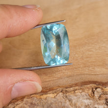  4.7ct cushion cut aquamarine gemstone