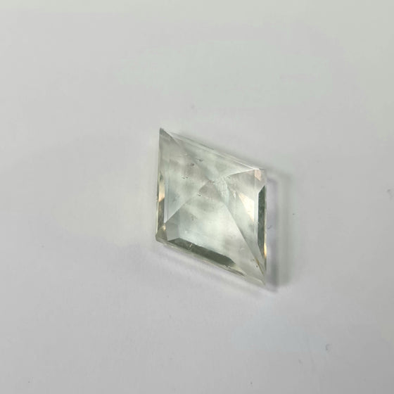 4.57ct Super Fluorescent Hyalite Opal