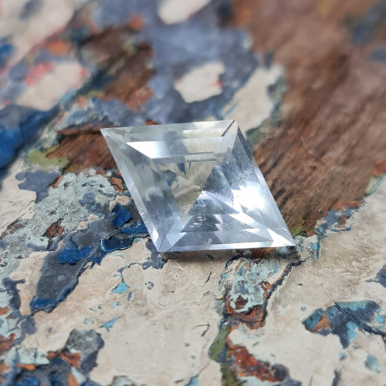 4.57ct Super Fluorescent Hyalite Opal