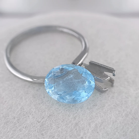 2.35ct 10x8mm Aquamarine Oval Cut