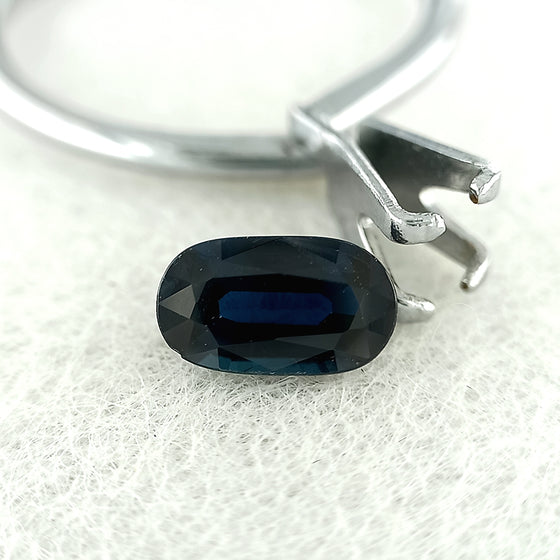 0.78ct Blue Sapphire Oval Cut