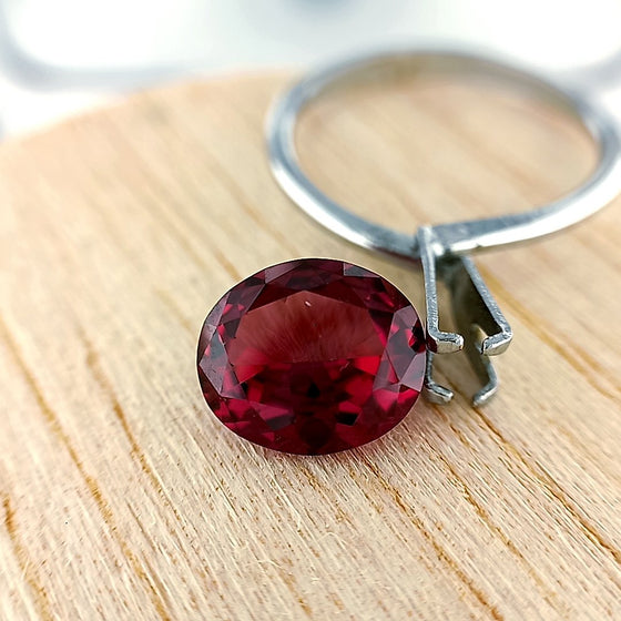 3.25ct Purple Mauve Garnet Oval Cut