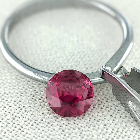 0.93ct Purple Garnet Round Cut