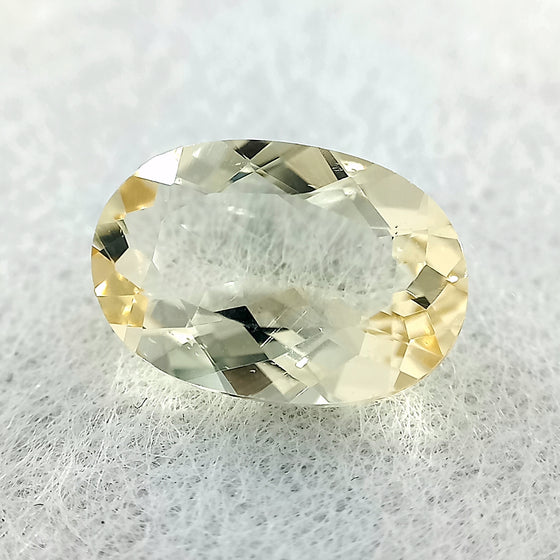 3.87ct Pale Yellow QLD Labradorite Oval Cut