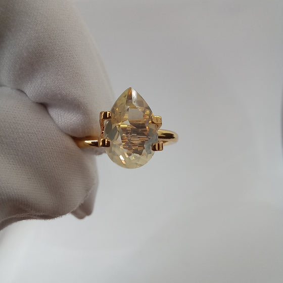 1.30ct Pale Yellow QLD Golden Labradorite Pear Cut