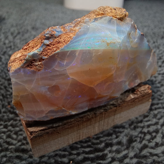 315ct Crystal Pipe Opal