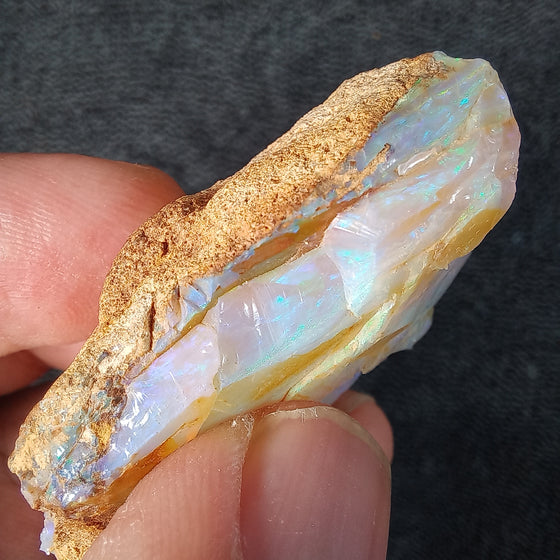 107ct Crystal Pipe Opal