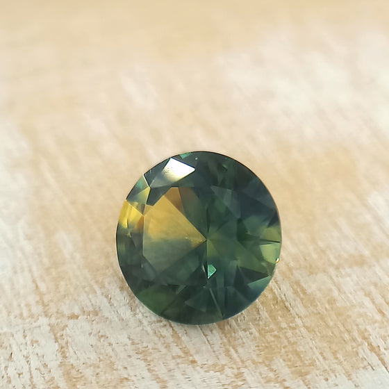 0.87ct Australian Parti Sapphire Round Cut