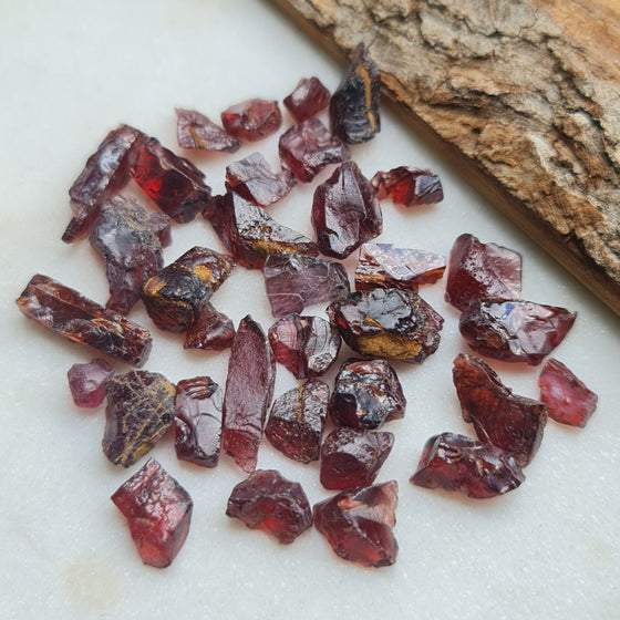 100ct Parcel Garnet Facet Rough Small