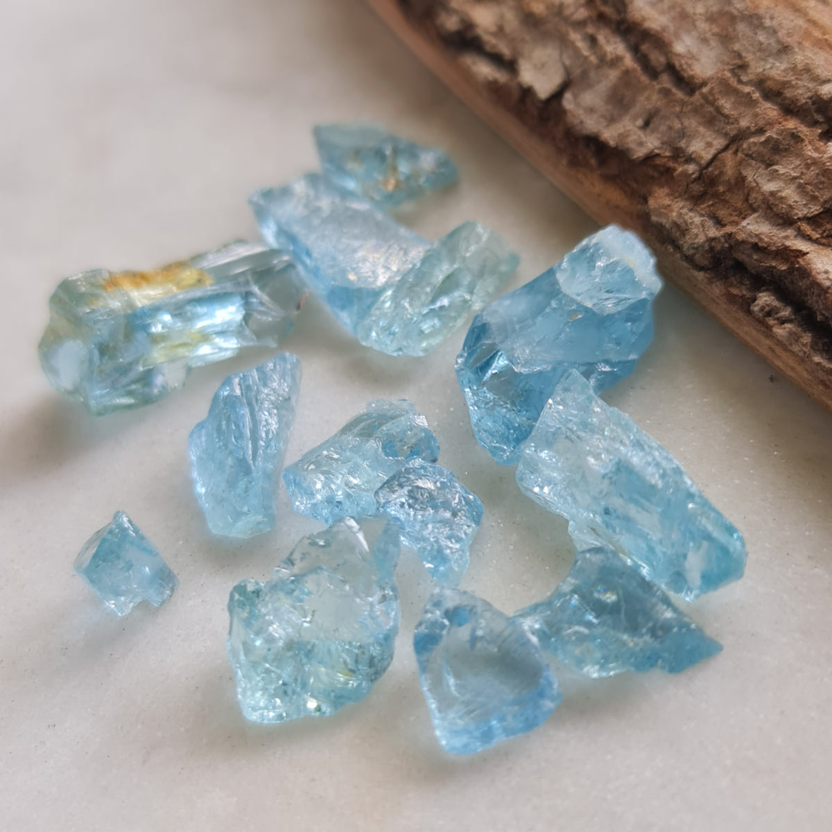 40ct Light Blue / Green Aquamarine Rough Parcel . Lawson Gems . Gemstone Rough