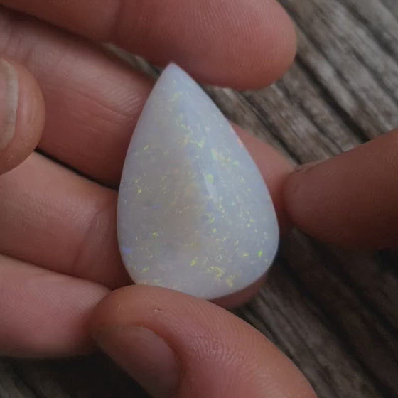 29.9ct Pear-shaped White Opal