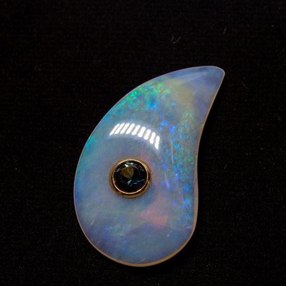 23.15ct TW Australian Opal/Sapphire/Gold Carving