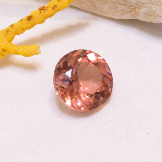 1.14ct Round Peach Sapphire, loose unmounted faceted peach sapphire