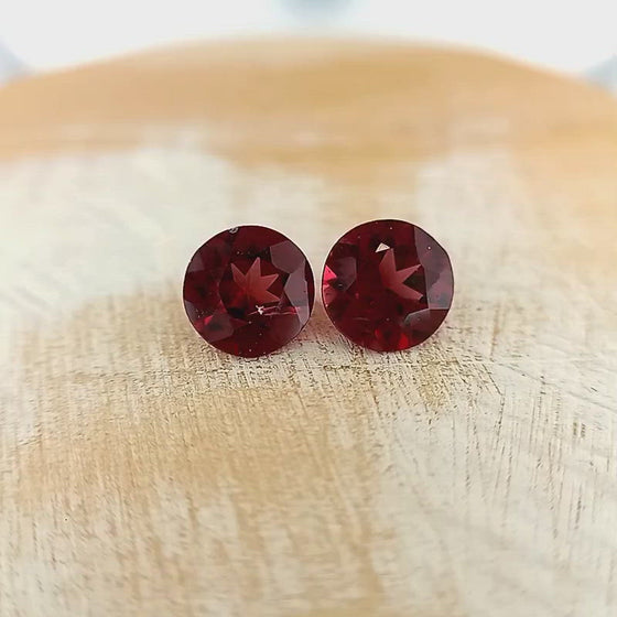 1.26ct Purple Mauve Garnet Round Cut