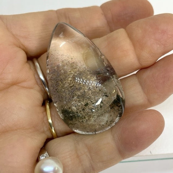 This Chunky pendant piece of Lodolite crystal is very good quality, the crystal is very clear and the inclusions defined. Garden Quartz, also called Inclusion Quartz, or Phantom Quartz