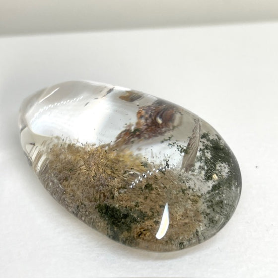 This Chunky pendant piece of Lodolite crystal is very good quality, the crystal is very clear and the inclusions defined. Garden Quartz, also called Inclusion Quartz, or Phantom Quartz