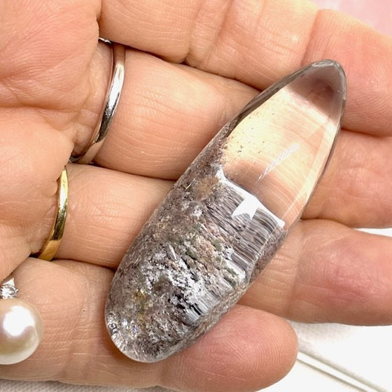 This Chunky pendant piece of Lodolite crystal is very good quality, the crystal is very clear and the inclusions defined. Garden Quartz, also called Inclusion Quartz, or Phantom Quartz