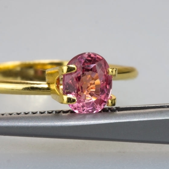 1.16ct oval Cut Padparadascha Sapphire