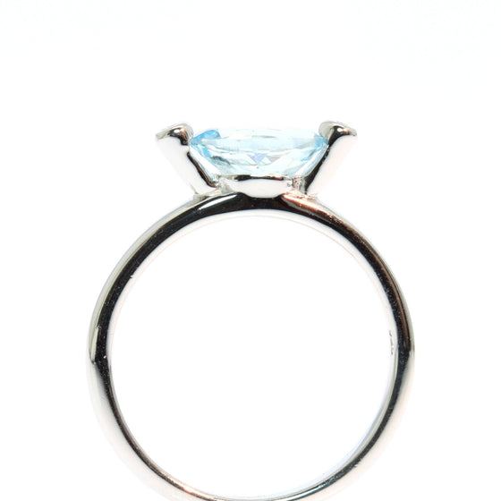 Oval Cut Aquamarine and Diamond 14k White Gold Ring